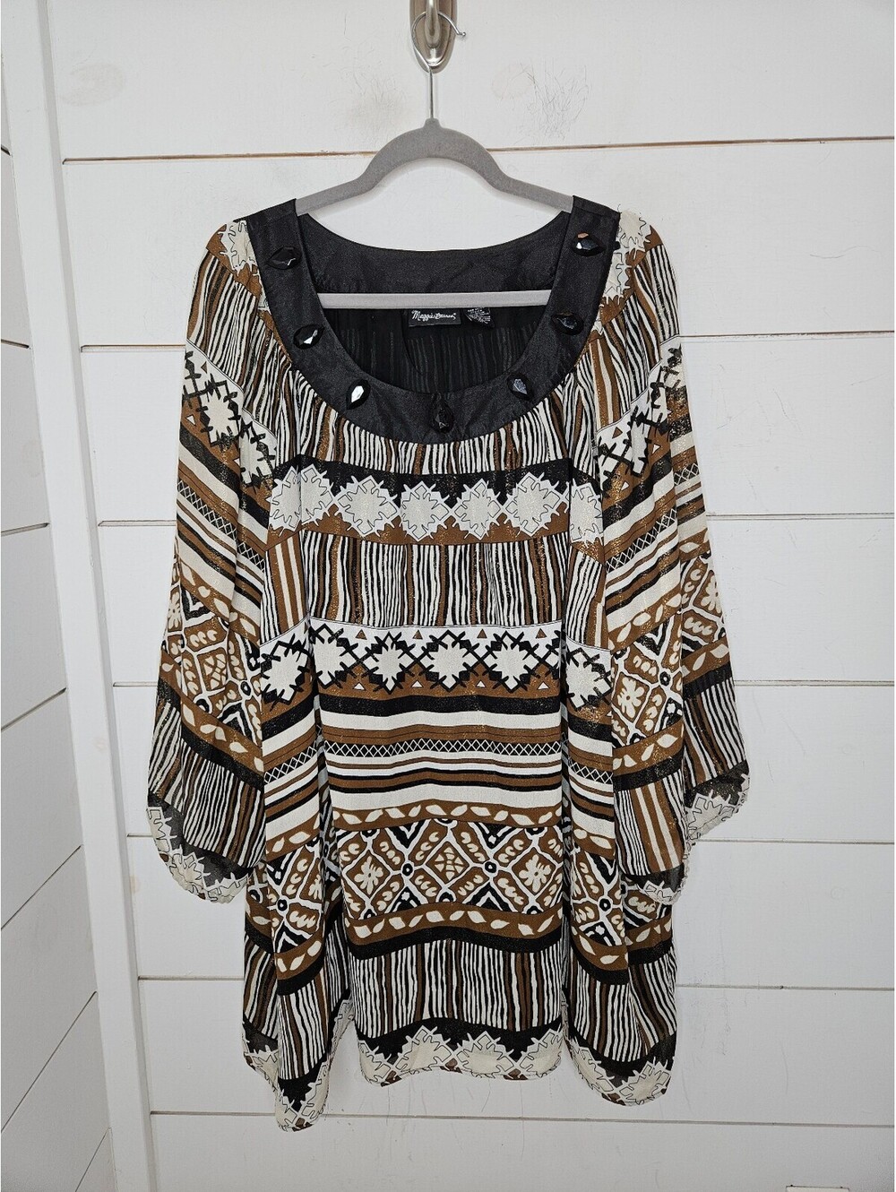 Maggie Barnes 4X brown white & black with gold threading abstract print blouse